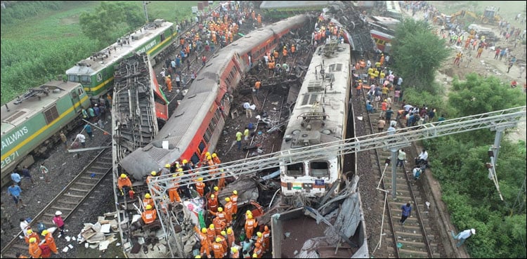 3 trains collide in Orissa, death toll rises to 300, bodies desecrated