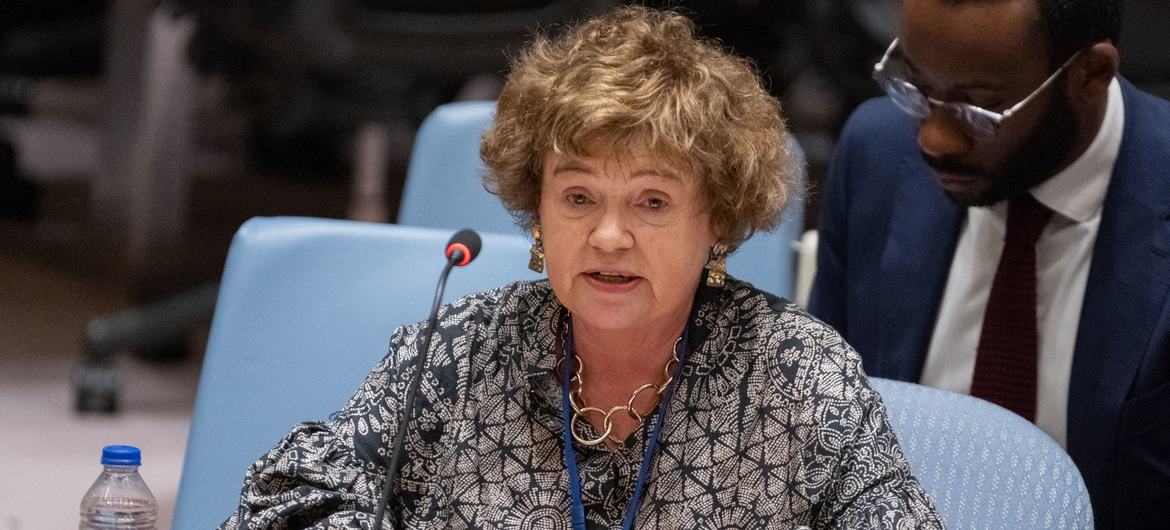 Catriona Laing, Special Representative of the UN Secretary-General for Somalia, briefs the Security Council. Catriona Laing, Special Representative of the UN Secretary-General for Somalia, briefs the Security Council.