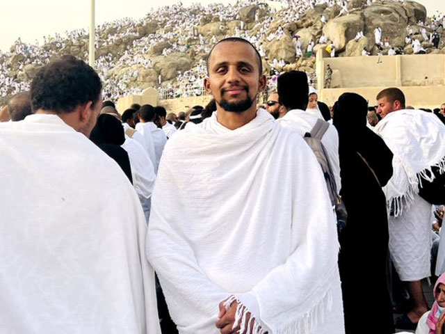 A young man who went to Saudi Arabia on foot from Pakistan achieved the blessing of Hajj