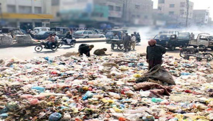 Action on the orders of Mayor Karachi, 34 people were arrested for spreading filth with lamps