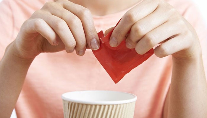 Can artificial sweeteners be a healthy alternative to sugar?