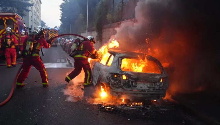 Demonstrations after the death of a youth in police firing