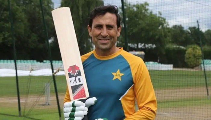 Don't take the pressure of Pakistan-India match, Younis Khan advises Babar Azam