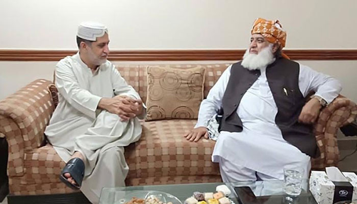 Fazlur Rehman's contact with Akhtar Mengal, consultation on important issues