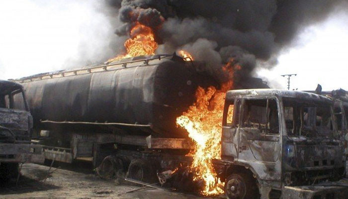 Fire in oil tankers, 5 people were injured due to burns