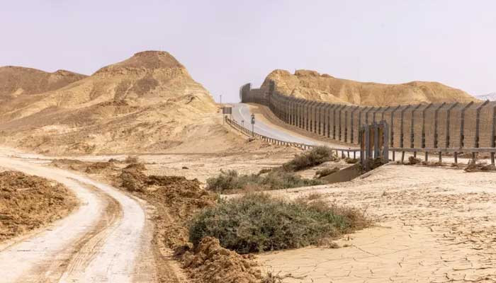 Firing near the border of Egypt, 3 Israeli soldiers were killed