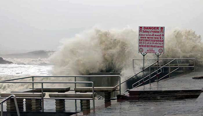 Flood situation after storm in coastal areas of Gujarat, 2 people killed