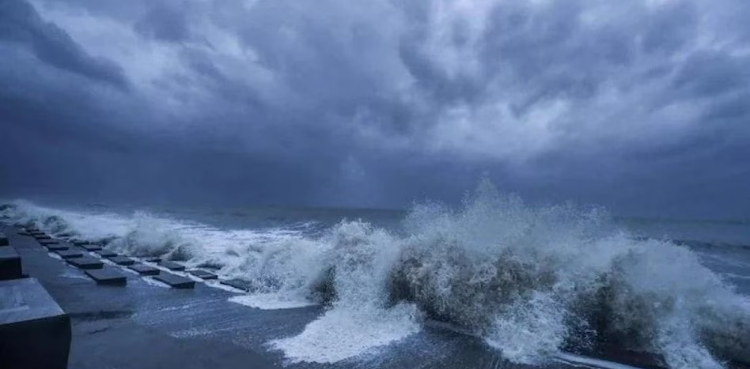 High alert in 9 states of India, rain started in Gujarat