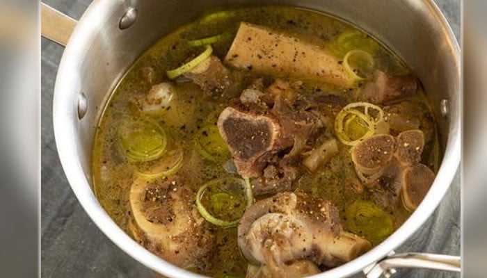 Is bone broth (yakhni) as healthy as it is thought to be?