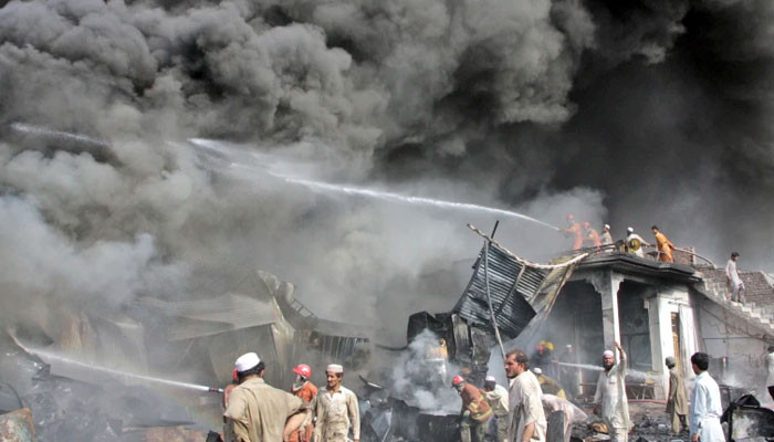 Peshawar, warehouse fire was extinguished after 6 hours