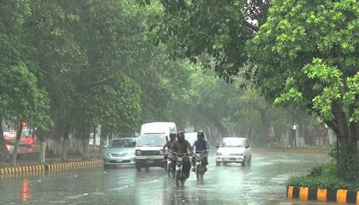 Rain in different cities of Punjab on the second day of Eid