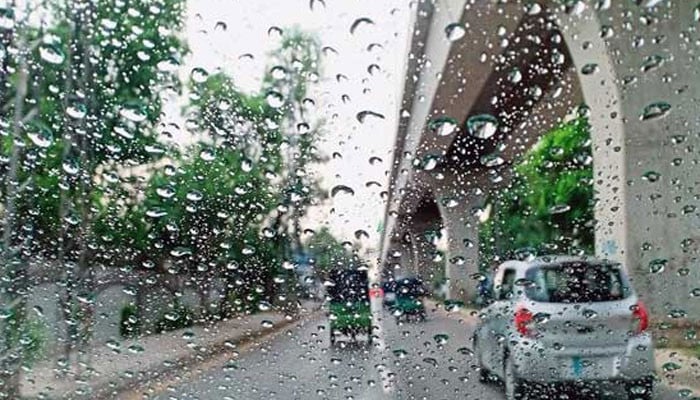 Rain with gusty winds over Multan, Jahanian and Rajanpur