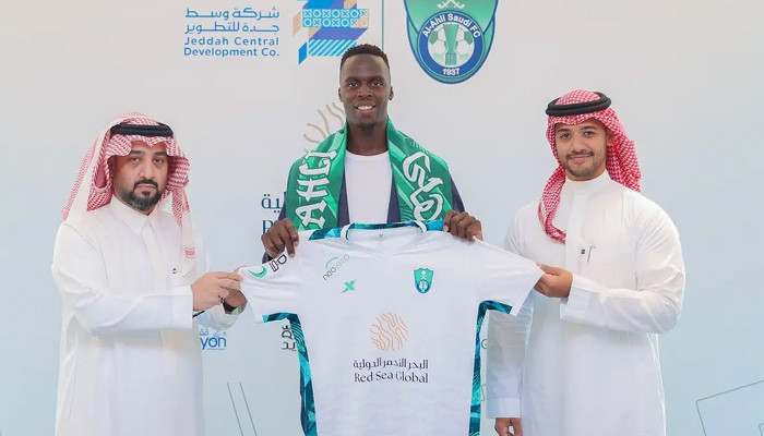 Senegalese goalkeeper Edward Mendy joins Saudi Al-Ahly club