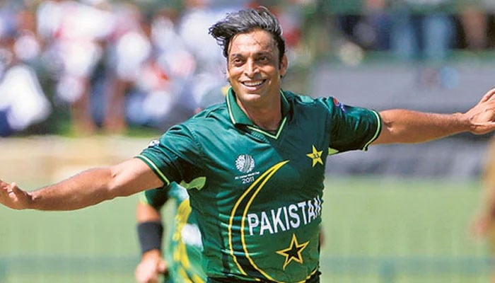 Shoaib Akhtar's picture with 'daughter', fans worried