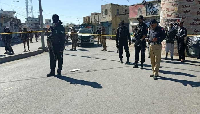 Suicide blast on commissioner road, policeman martyred, woman soldier injured