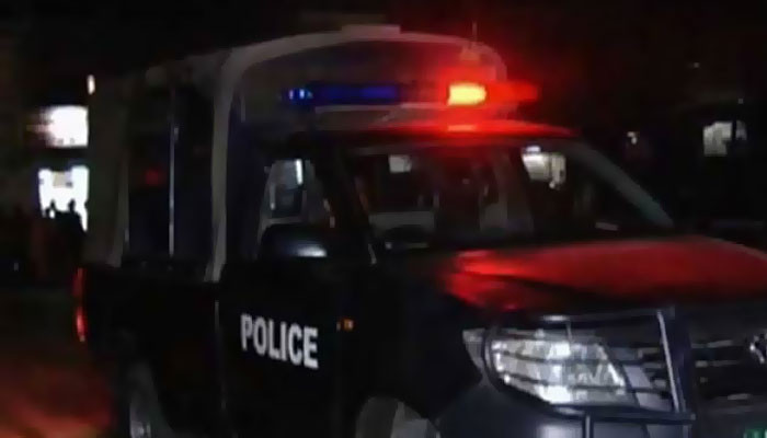 The accused escaped by snatching weapons from the policemen