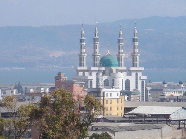 The dome and minaret of a 600-year-old mosque in China were destroyed