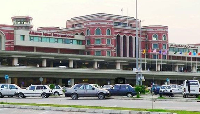 There is no doctor on night shift at Lahore Airport for 2 weeks, sources