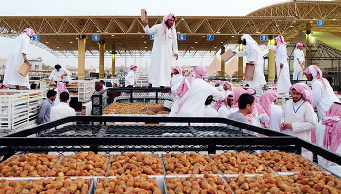 Who are the 6 biggest buyers of Saudi dates?  China at the forefront