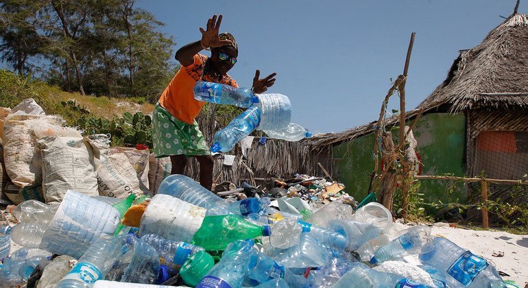 ‘Toxic tidal wave’ of plastic pollution putting human rights at risk