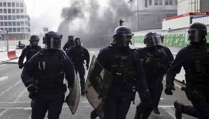 Violent protests continue after the death of a young man in France File photo