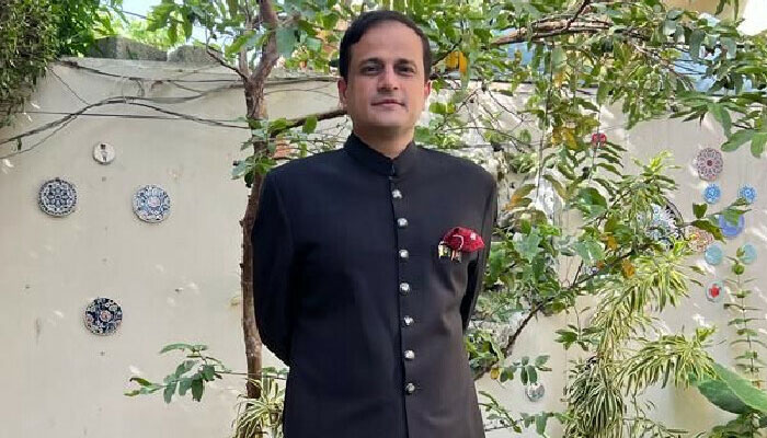 Late night visit of Mayor Karachi to different areas of the city File photo