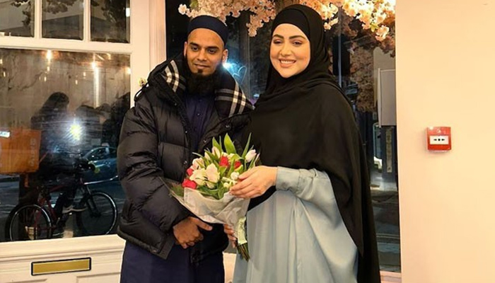 Sana Khan named her son 'Syed Tariq Jameel' Sana Khan and Mufti Anas—File photo