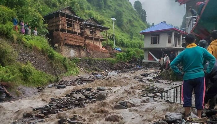 India: Heavy rains in Himachal Pradesh, Beas river overflows, water enters Abadhi