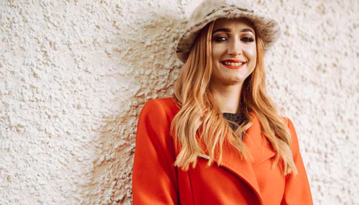 A girl who beat Crohn's has set up a support center for people affected by the disease A girl who beat Crohn's has set up a support center for people affected by the disease