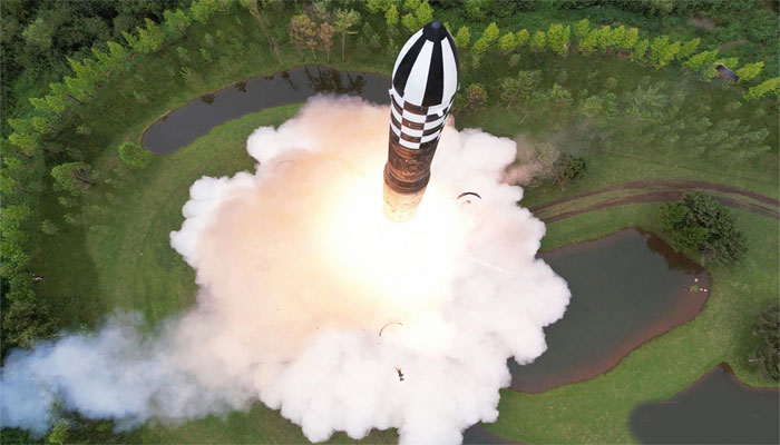 North Korean intercontinental ballistic missile flew for 1 hour before crashing: British media Photo courtesy of Foreign Media