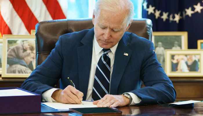 President Biden forgave more than 800,000 student loans of 39 billion dollars