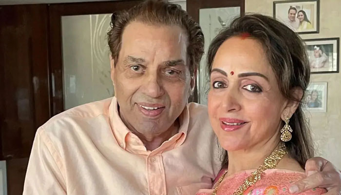 Dharmendra stopped Hema Malini's marriage with which superstar?