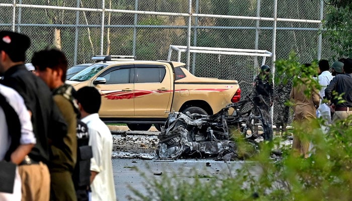 20 to 25 kg of explosives were used in Peshawar suicide blast, bomb disposal unit 20 to 25 kg of explosives were used in Peshawar suicide blast, bomb disposal unit