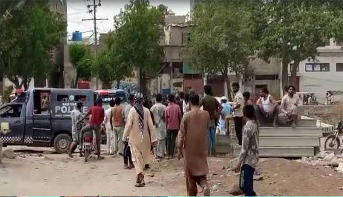 Gas leak in Korangi ice factory, factory owner arrested Gas leak in Korangi ice factory, factory owner arrested