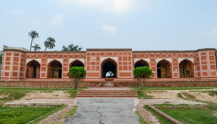 Due to the rain, the outer wall of Queen Noor Jahan's tomb collapsed Due to the rain, the outer wall of Queen Noor Jahan's tomb collapsed