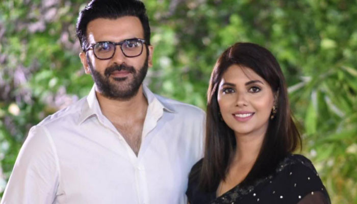 Hasan Ahmed narrated the interesting story of his marriage with Sunita Marshall