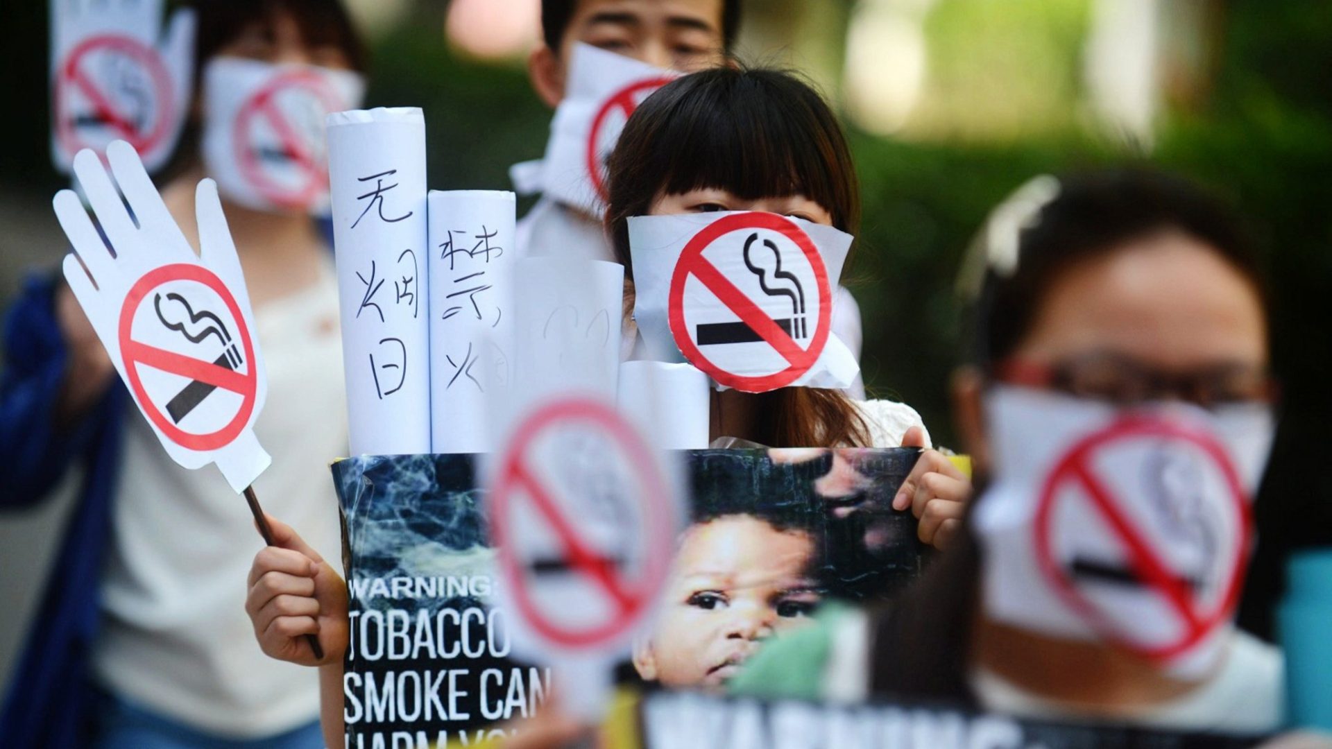 Citizens in Hong Kong are urged to look down on smokers