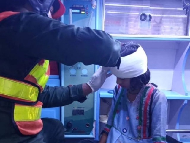 9 people injured in various accidents due to rain in Lahore —Photo: Rescue