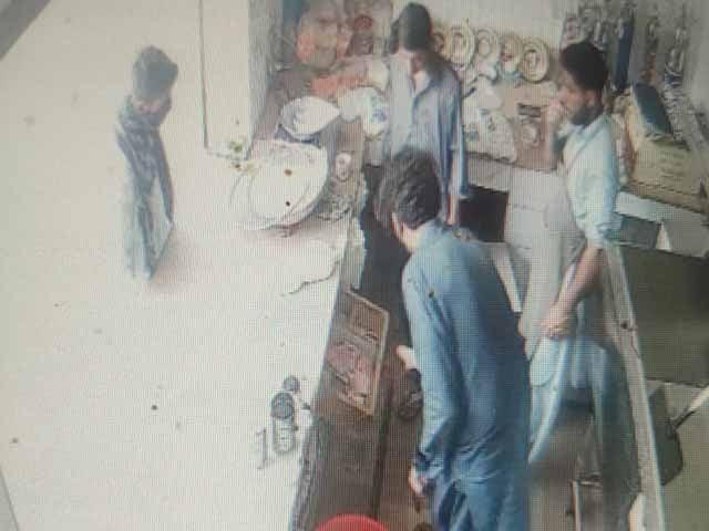 Rawalpindi;  Robbery at a milk and yogurt shop, the robbers looted two and a half lakh rupees