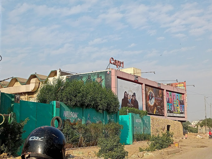 Rumors of closure of Karachi's Capri cinema rejected