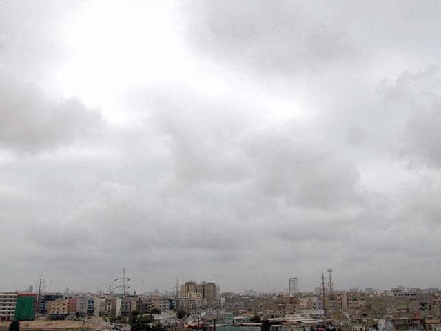 After light rain in different areas of Karachi, heat intensity decreased