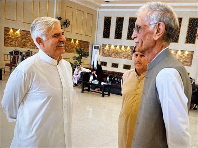 Pervaiz Khattak announced a new political party, including Mahmood Khan