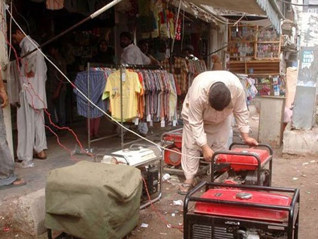 Small shopkeepers worried due to prolonged load shedding in Punjab