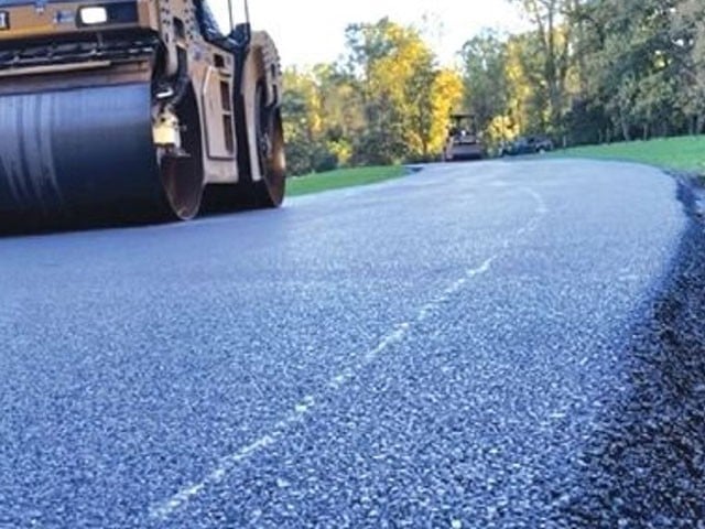 Decision to introduce plastic roads in Punjab Caretaker Chief Minister Mohsin Naqvi called for a plan for the construction of plastic roads (Photo: File).