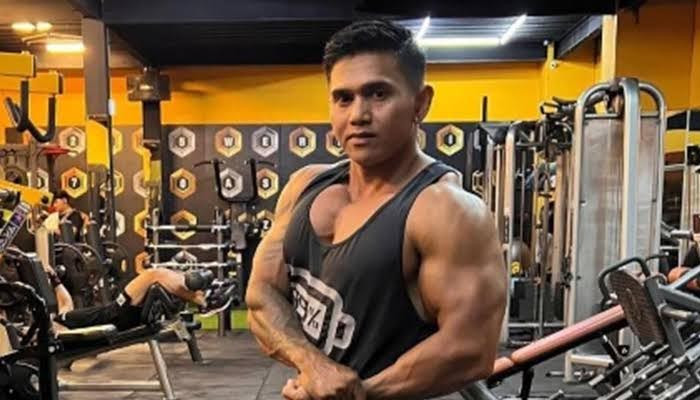 A fitness trainer died trying to lift 210 kg