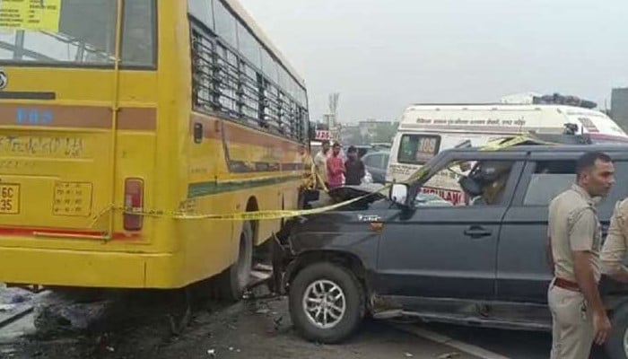 A school bus and a car collide in the Indian city of Ghaziabad, 6 dead