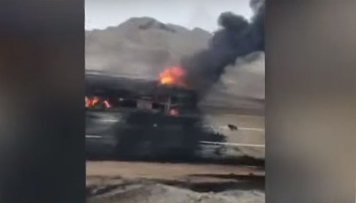 A truck loaded with diesel caught fire after it overturned, 3 people died