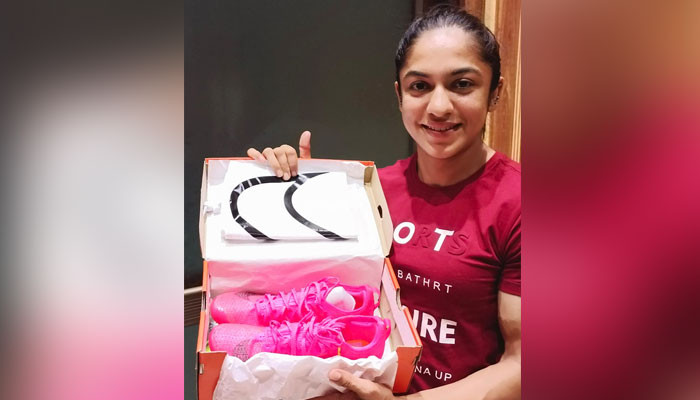 After the news aired on Jio, athlete Sahib Isra got running shoes