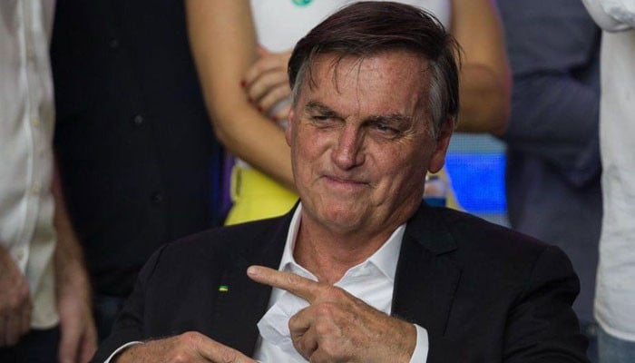 Banning him from running for president is like stabbing him in the back, Bolsonaro