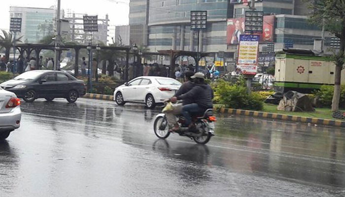 Early morning light rain in Karachi